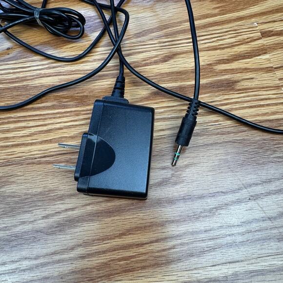 Logitech Z130 Stereo Speakers - Picture 8 of 9